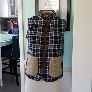 EDDIE BAUER REVERSIBLE VEST